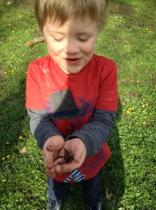 Max with his friends the worms.
